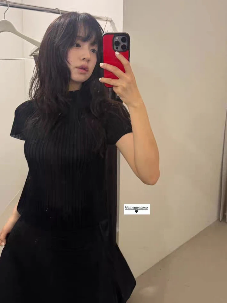Women's Texture Sensation Half High Collar Short Sleeve Top with Shoulder Insertion And A-Line Skirt Two-Piece Set
Women's Texture Sensation Half High Collar Short Sleeve Top with Shoulder Insertion And A-Line Skirt Two-Piece Set