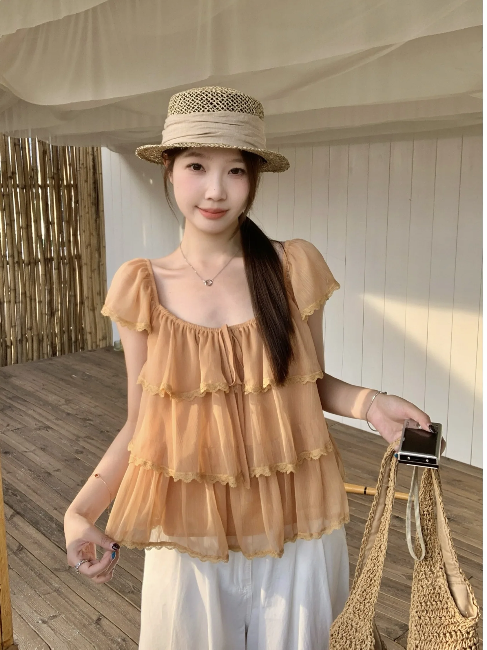 plus Size Women's Sweet And Spicy Short Sleeve Shirt with Lace Hem Korean Style Loose Fit Summer New Design Top
plus Size Women's Sweet And Spicy Short Sleeve Shirt with Lace Hem Korean Style Loose Fit Summer New Design Top