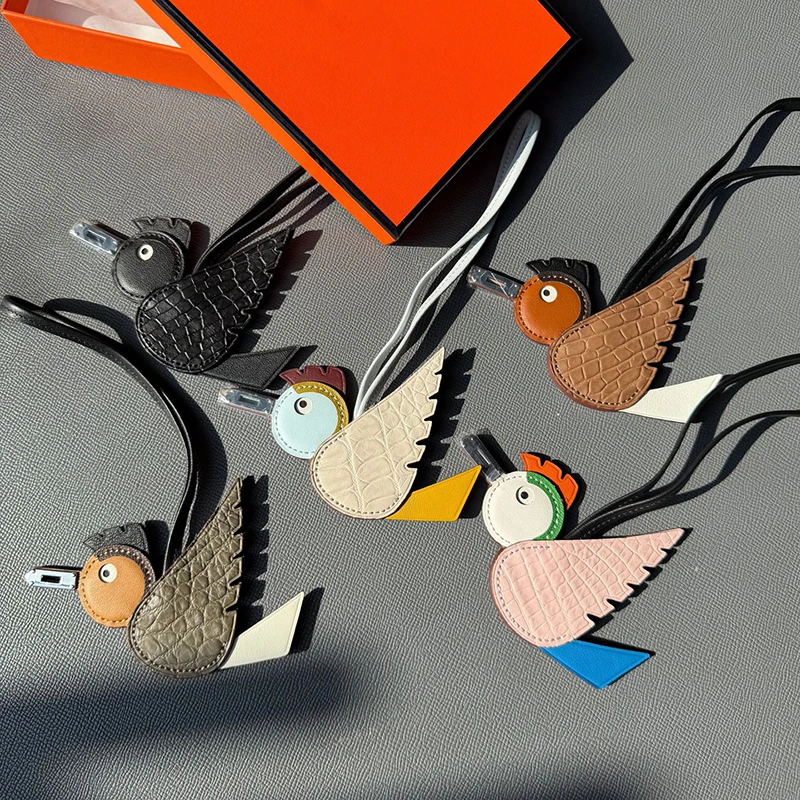Cowhide Lovely Birdy Bag Charm Flying Bird Hanging Decoration Ornament For Handbag Backpack Car Purse Key Chain Pendant
Cowhide Lovely Birdy Bag Charm Flying Bird Hanging Decoration Ornament For Handbag Backpack Car Purse Key Chain Pendant