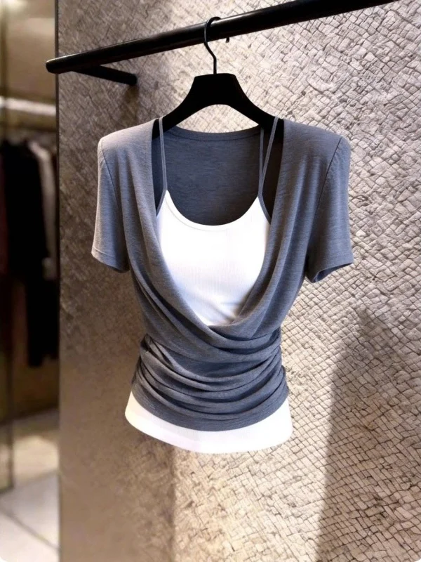 Stylish Unique Women's Top Super Beautiful Summer New Design Fashionable Small Audience Elegant French Style Short Sleeve
Stylish Unique Women's Top Super Beautiful Summer New Design Fashionable Small Audience Elegant French Style Short Sleeve