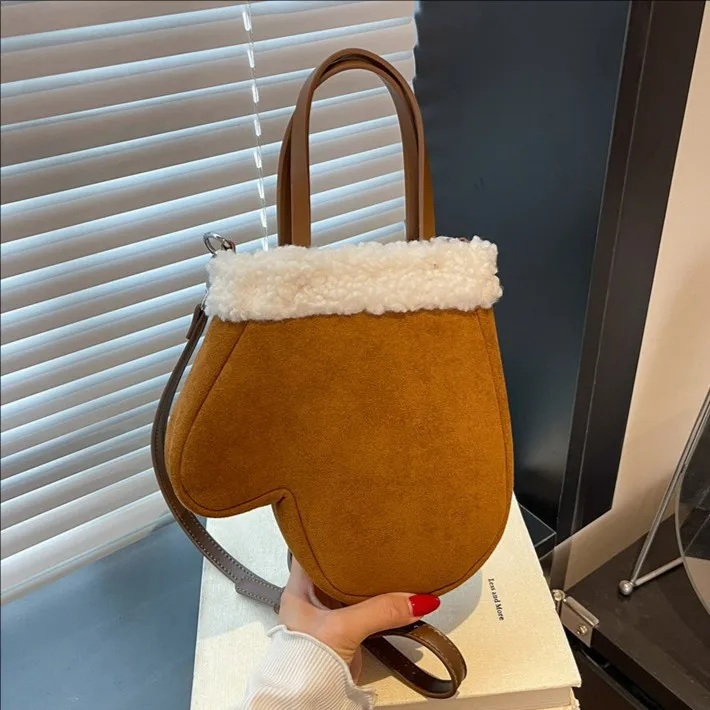 Urban Fashion Winter Niche Gloves Styling Handbag Women's 2026 New Designer Personalized Plush Bag Trendy Shoulder Messenger Bag
Urban Fashion Winter Niche Gloves Styling Handbag Women's 2026 New Designer Personalized Plush Bag Trendy Shoulder Messenger Bag