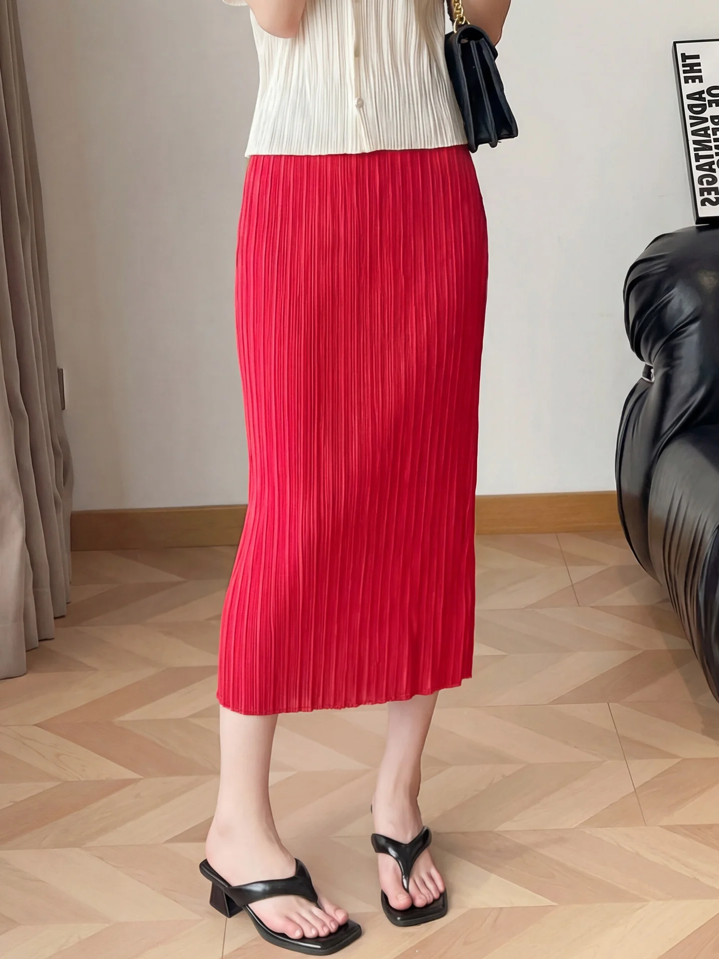 Red High Waist Pleated Midi Skirt Women's Summer Slimming Straight Cut Bodycon One Step Skirt Non-Stretch Polyester Fiber
Red High Waist Pleated Midi Skirt Women's Summer Slimming Straight Cut Bodycon One Step Skirt Non-Stretch Polyester Fiber