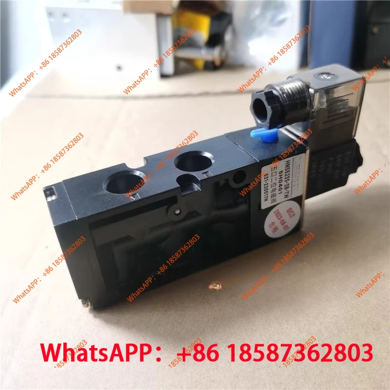 Knife cylinder five-port two-position solenoid valveHNS523S-3B-TWdirectional valveDC24V two-position five-way hydraulic cylinder
Knife cylinder five-port two-position solenoid valveHNS523S-3B-TWdirectional valveDC24V two-position five-way hydraulic cylinder