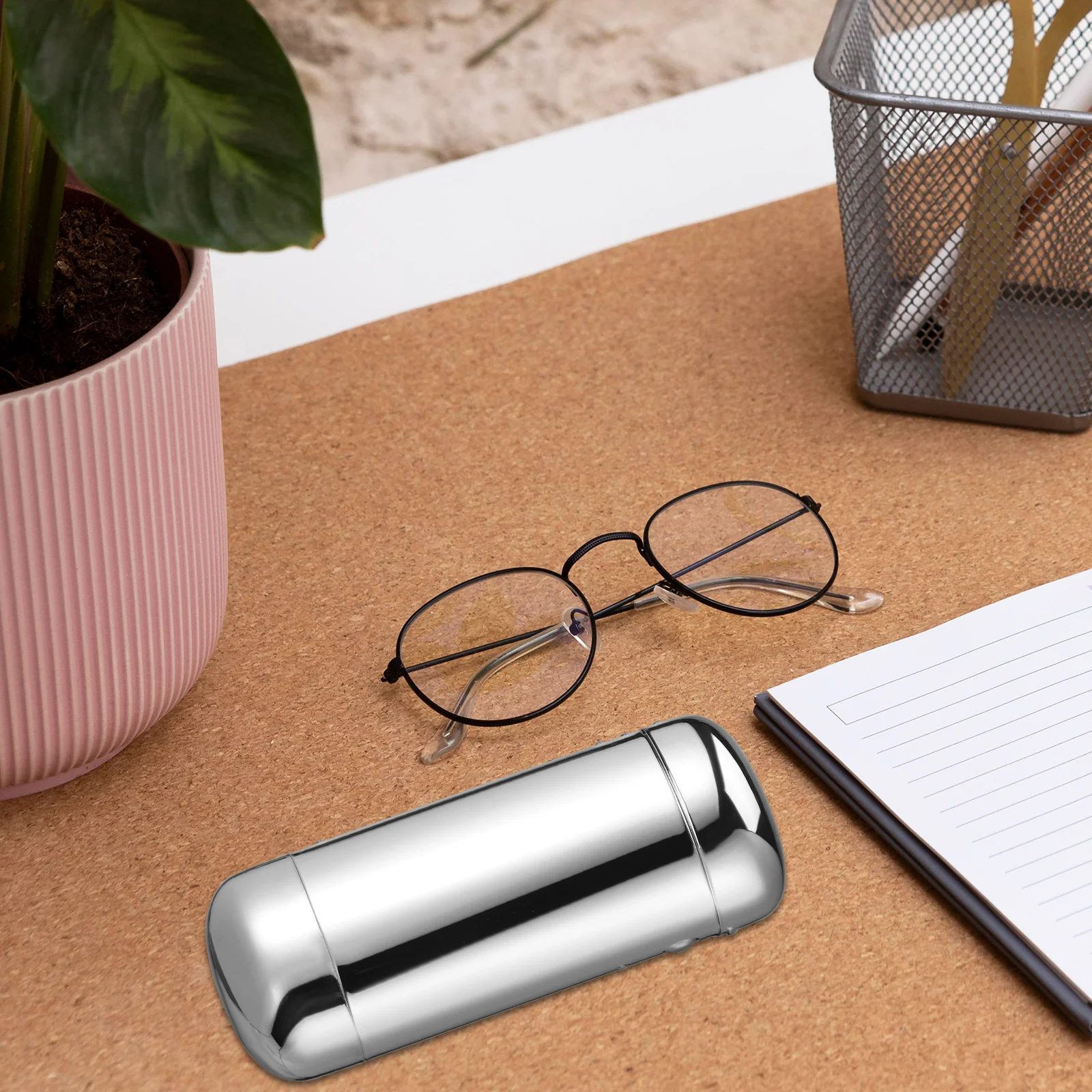 Metal Glasses Hard Eyeglass Case Slim Sunglasses Case Silver Women Travel Portable Protective Storage Solution For Glasses Pens
Metal Glasses Hard Eyeglass Case Slim Sunglasses Case Silver Women Travel Portable Protective Storage Solution For Glasses Pens