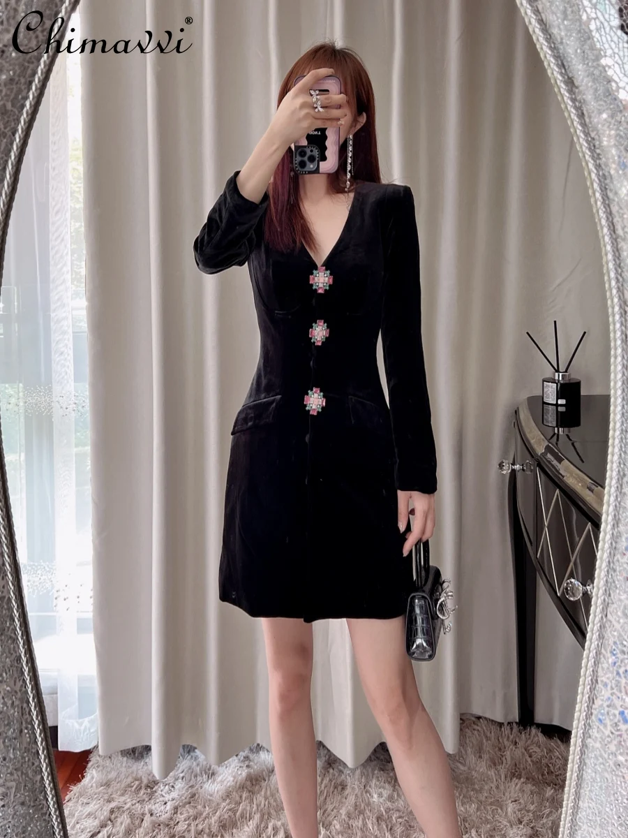 Autumn Winter Classic Black Pleuche Elegant V-neck Buttons Long Sleeve Hip Dress Slim High-end Fashion Ladies Party Short Dress
Autumn Winter Classic Black Pleuche Elegant V-neck Buttons Long Sleeve Hip Dress Slim High-end Fashion Ladies Party Short Dress