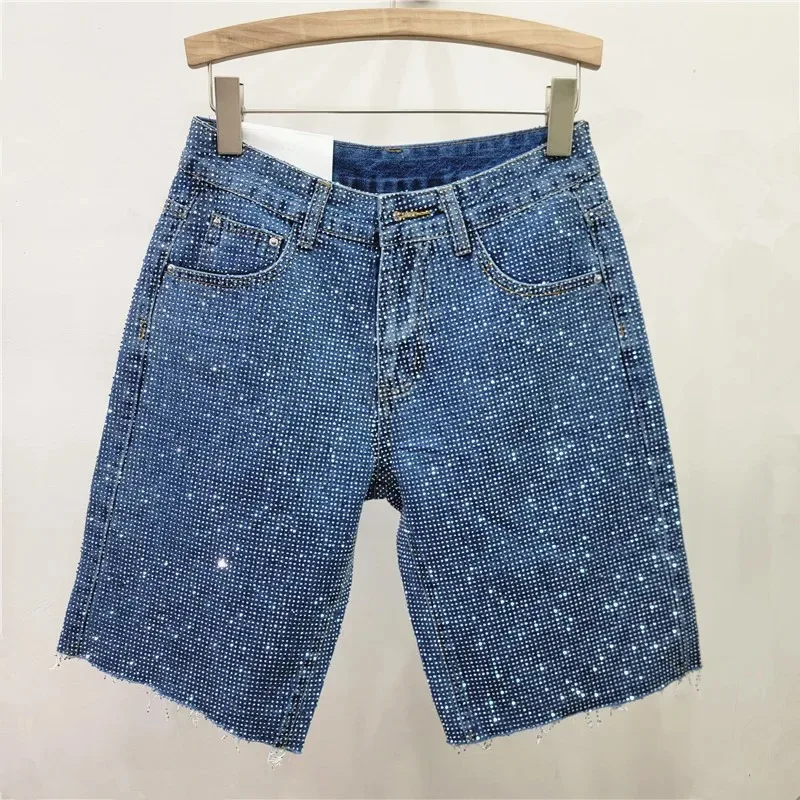 2025 New Fashion Summer Women's Denim Shorts Full Diamonds Burrs Edge High Waist Straight Knee Length Trousers
2025 New Fashion Summer Women's Denim Shorts Full Diamonds Burrs Edge High Waist Straight Knee Length Trousers