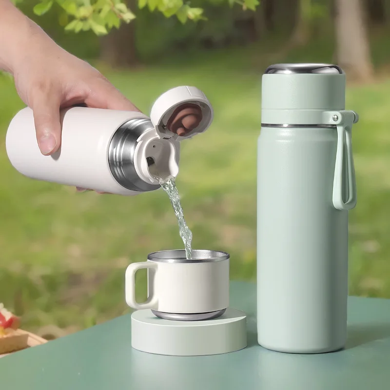 Stainless steel vacuum flask, outdoor portable water bottle, thermos bottle
Stainless steel vacuum flask, outdoor portable water bottle, thermos bottle