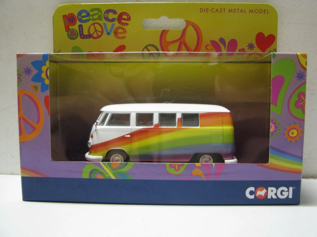 Diecast 1:43 Scale CORGI VW Campervan Peace Love and Rainbows Alloy Car Model Collectible Toy Gift Souvenir Display Ornament
Diecast 1:43 Scale CORGI VW Campervan Peace Love and Rainbows Alloy Car Model Collectible Toy Gift Souvenir Display Ornament
