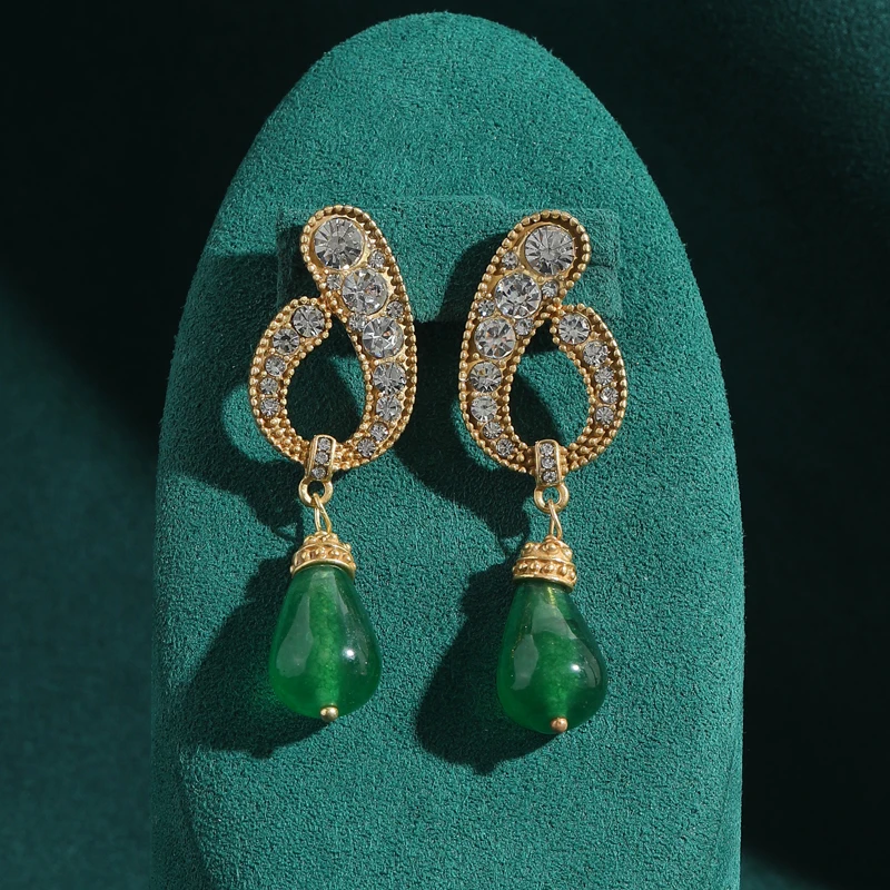 Vintage Jewelry Woman Water Drop Dangle Green Earrings Jade Gold Color Rhinestones Luxury Designer Bridal Wedding Accessories
Vintage Jewelry Woman Water Drop Dangle Green Earrings Jade Gold Color Rhinestones Luxury Designer Bridal Wedding Accessories