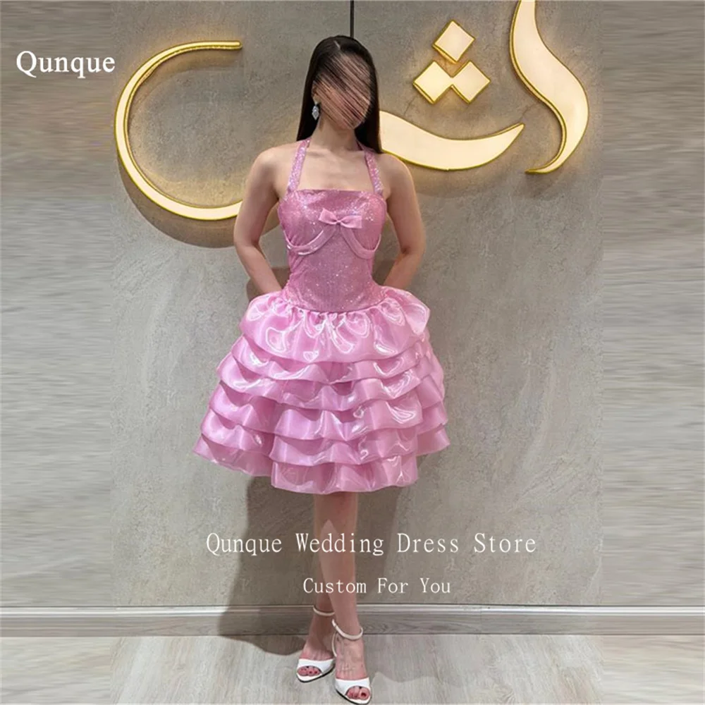 Qunque Pink Organza Prom Dresses Tiered A Line Bow Short Halter Homecoming Gowns Modern Sleeveless Mini Party Dress Customized
Qunque Pink Organza Prom Dresses Tiered A Line Bow Short Halter Homecoming Gowns Modern Sleeveless Mini Party Dress Customized