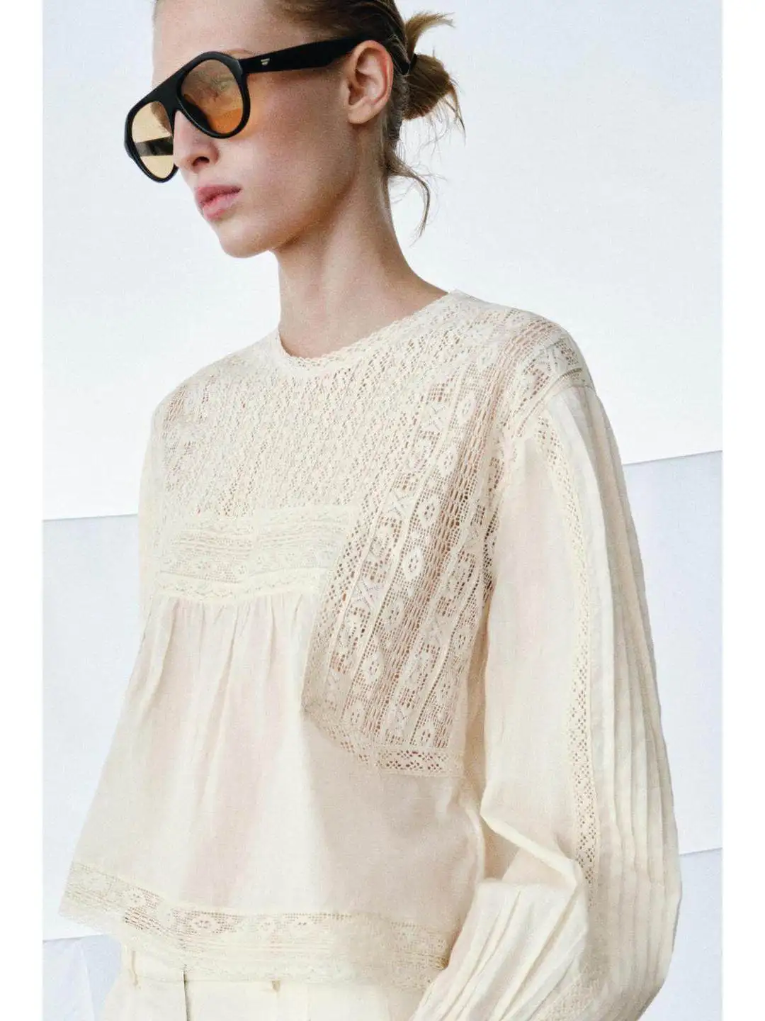 Spring New Arrival Minimalist Knot Long Sleeve round Neck Embroidered Shirt Women's Loose Fit Casual Fashion Top
Spring New Arrival Minimalist Knot Long Sleeve round Neck Embroidered Shirt Women's Loose Fit Casual Fashion Top