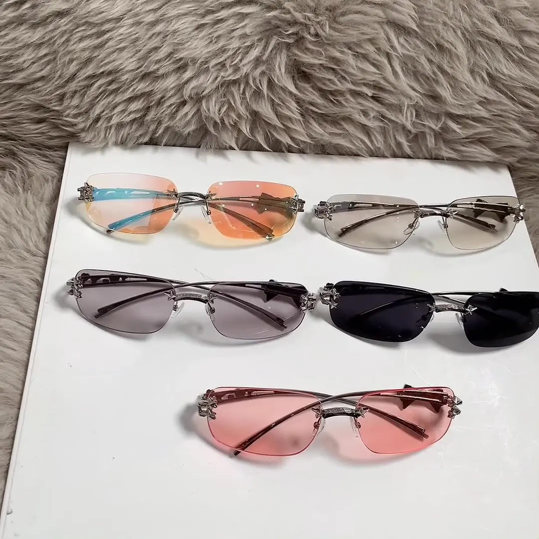 2025 New Women's Light Color Metal Sunglasses Fashion Cutting Edge Small Frame Sunglasses Essential for Travel
2025 New Women's Light Color Metal Sunglasses Fashion Cutting Edge Small Frame Sunglasses Essential for Travel