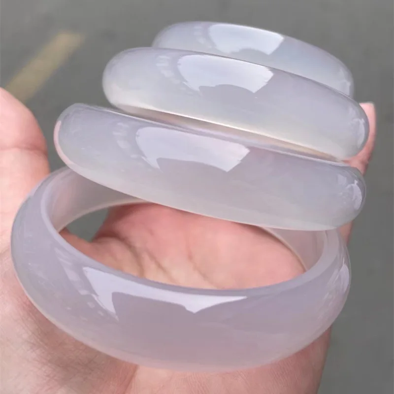 High Ice Grade A Myanmar Jadeite Certified Jade Bangles Women Fine Jewelry Accessories Genuine Natural Burma Jades Stone Bangles
High Ice Grade A Myanmar Jadeite Certified Jade Bangles Women Fine Jewelry Accessories Genuine Natural Burma Jades Stone Bangles