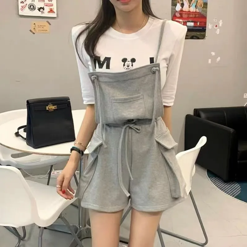 Korean Style Drawstring Waist Wide Leg Short Pants Simple Elegant Loose Fit Women's Casual Trousers for Spring Autumn Winter
Korean Style Drawstring Waist Wide Leg Short Pants Simple Elegant Loose Fit Women's Casual Trousers for Spring Autumn Winter