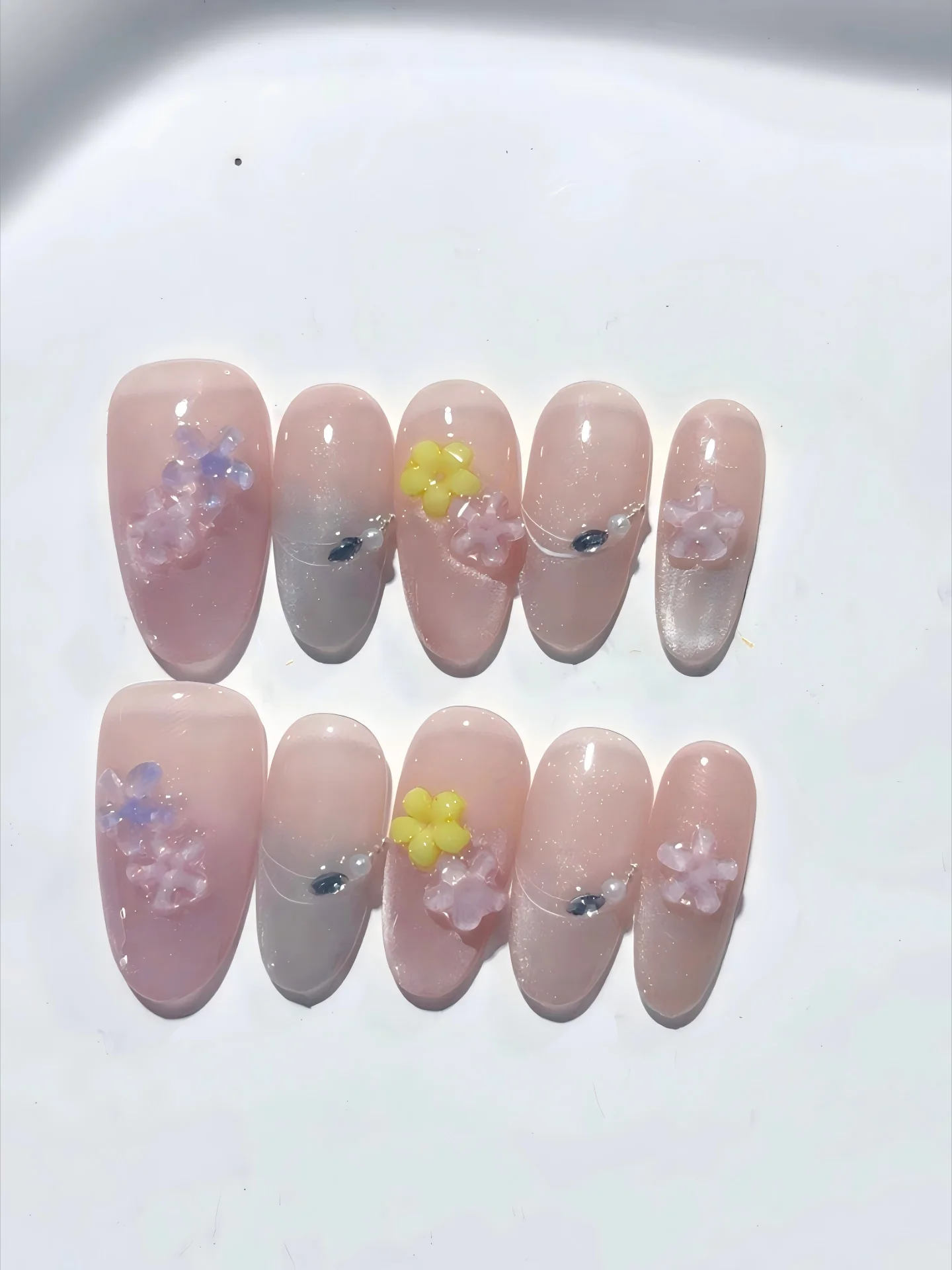 French-Style Multicolor Cat-Eye Three-Dimensional Cute Flower Fashion Nail Art (423)
French-Style Multicolor Cat-Eye Three-Dimensional Cute Flower Fashion Nail Art (423)
