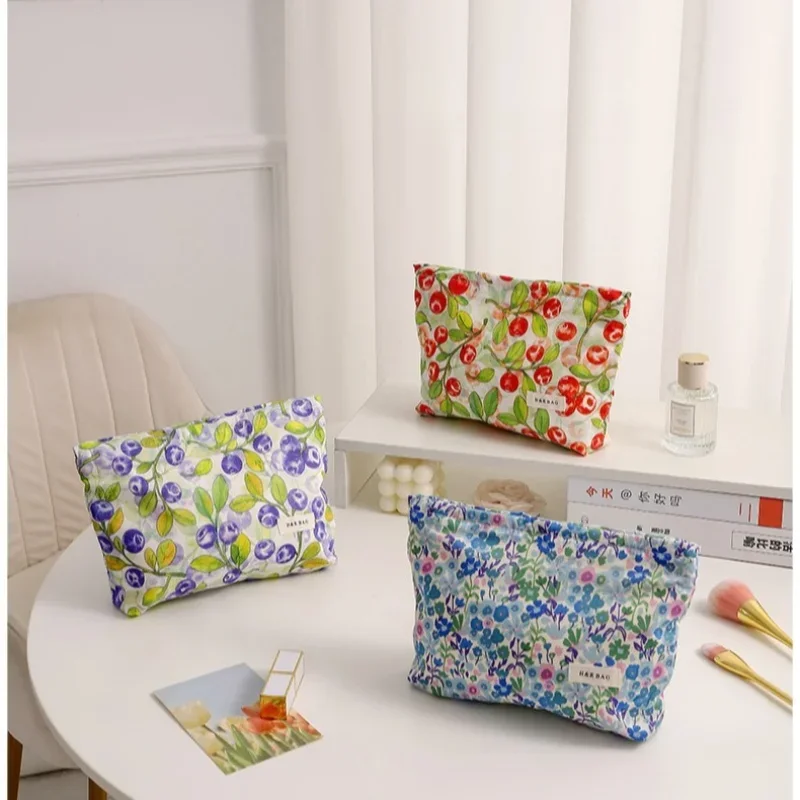 Sweet Cartoon Floral Makeup Bag Women Cosmetic Bag Female Makeup Pouch Case Bags for Women Clutch Bag Travel Organizer
Sweet Cartoon Floral Makeup Bag Women Cosmetic Bag Female Makeup Pouch Case Bags for Women Clutch Bag Travel Organizer