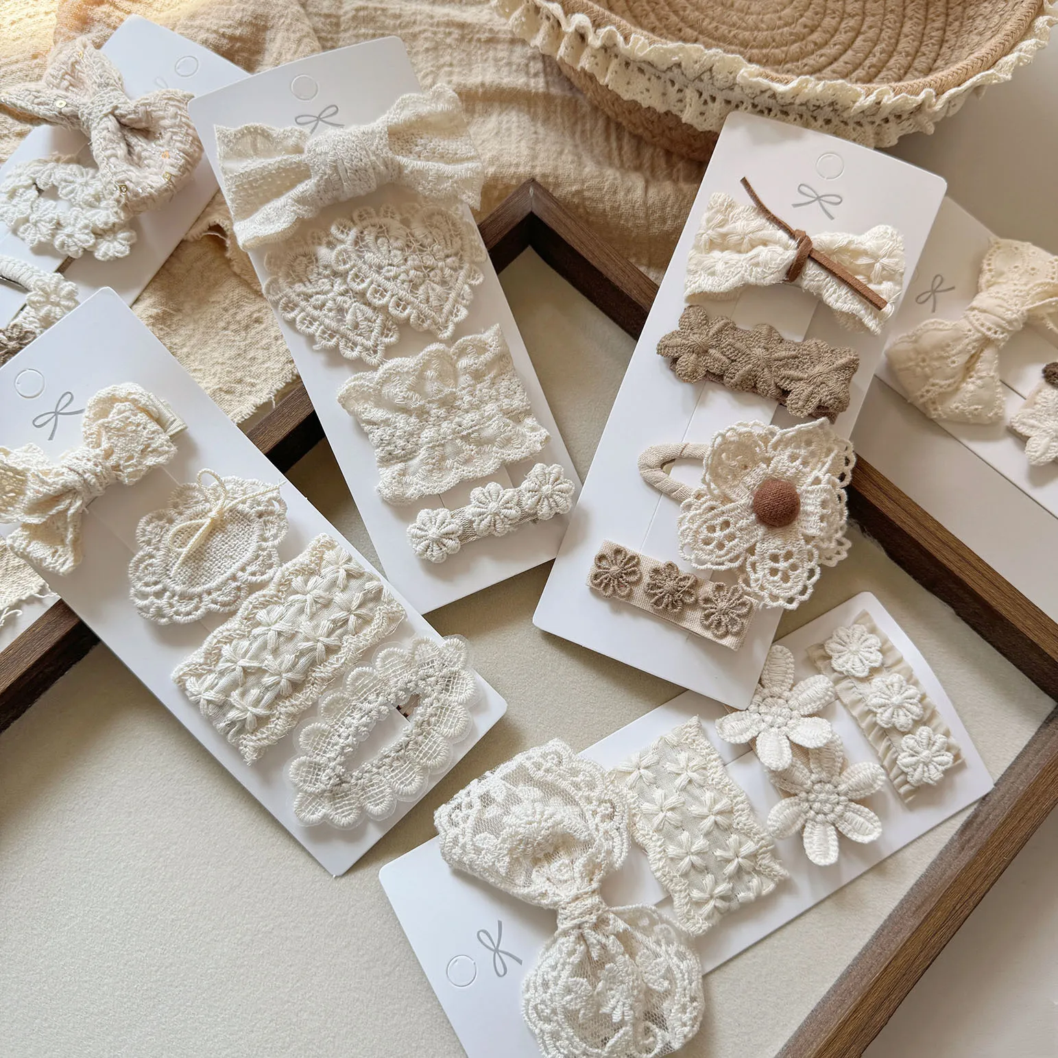 6 шт., новая детская кофейная ткань, кружевные волосы для девочек, детский бант, заколка для волос с цветочной челкой, сломанные волосы, BB-зажим, зажим для края
6 шт., новая детская кофейная ткань, кружевные волосы для девочек, детский бант, заколка для волос с цветочной челкой, сломанные волосы, BB-зажим, зажим для края