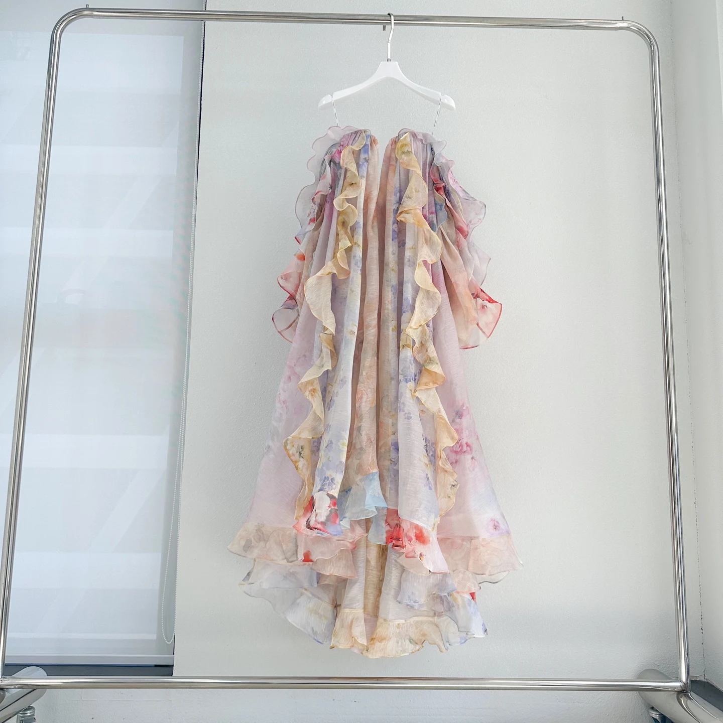 Summer Dress 2025 Vintage Silk Linen Multi-color Floral Printing Deep V-wire Strapless Ruffle Dresses for Romantic Occasions
Summer Dress 2025 Vintage Silk Linen Multi-color Floral Printing Deep V-wire Strapless Ruffle Dresses for Romantic Occasions