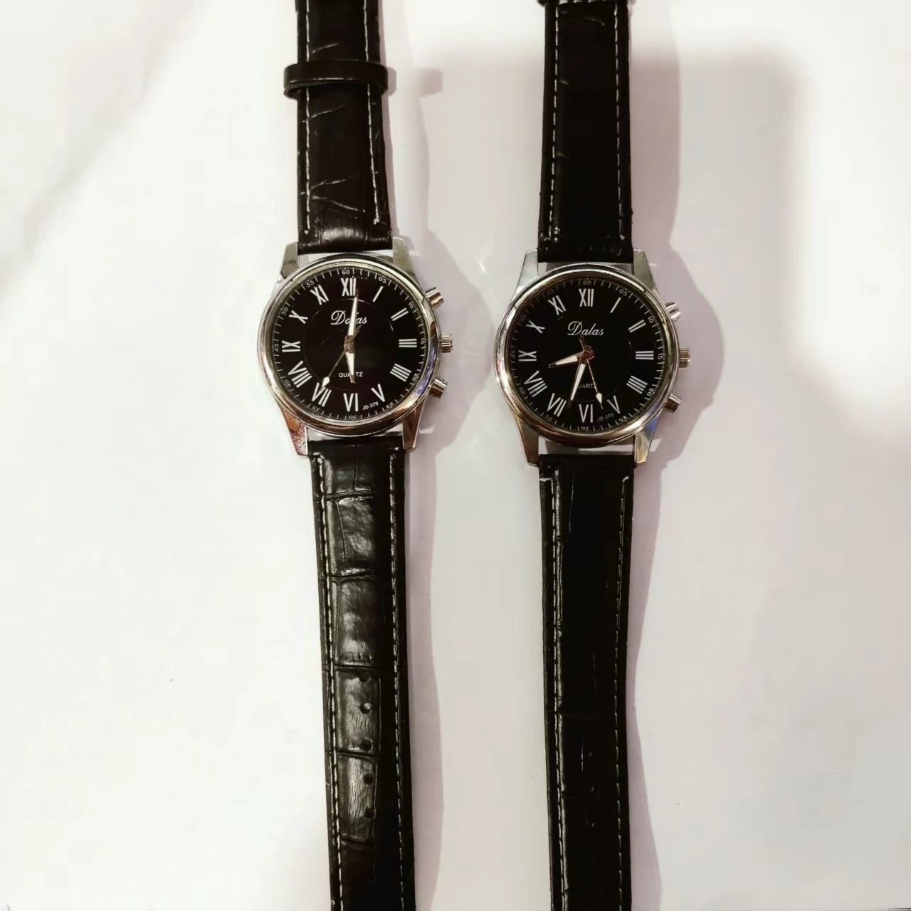 Fashion Minimalist Large Dial Quartz Watch, Waterproof Leather Band Wristwatch for Couples/Students No Battery
Fashion Minimalist Large Dial Quartz Watch, Waterproof Leather Band Wristwatch for Couples/Students No Battery