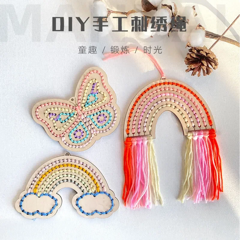 Набор для вышивания радужных рождественских шаров — детский шерстяной набор для вышивки крестом ручной работы с доской для шитья, рождественский шар Mater
Набор для вышивания радужных рождественских шаров — детский шерстяной набор для вышивки крестом ручной работы с доской для шитья, рождественский шар Mater