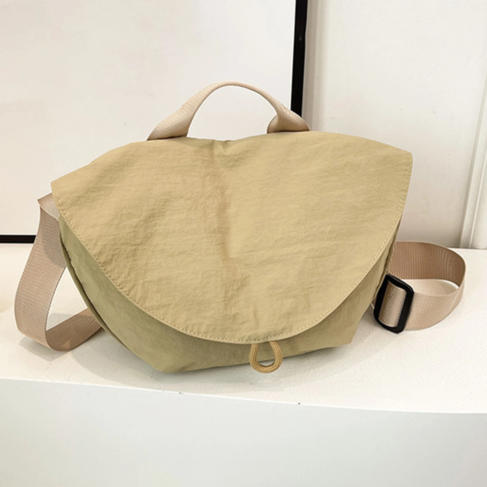 Simple Female Shoulder Bag Trendy High-End Solid Color Shoulder Bag for Working Travel Dating Wedding
Simple Female Shoulder Bag Trendy High-End Solid Color Shoulder Bag for Working Travel Dating Wedding