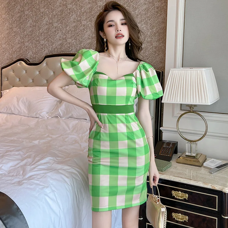 Summer new women's French temperament puff sleeve plaid slim hip-wrapped petite dress
Summer new women's French temperament puff sleeve plaid slim hip-wrapped petite dress