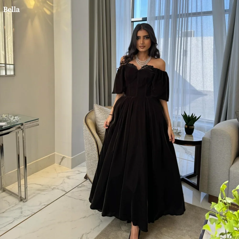 Bella Customized Black One Shoulder Strapless robes de soirée A-line Velvet Party Dresses Floor-Length Lace Prom Dress 2025
Bella Customized Black One Shoulder Strapless robes de soirée A-line Velvet Party Dresses Floor-Length Lace Prom Dress 2025