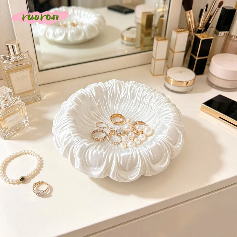 3D Printed Satin Stripe Jewelry Tray Light Luxury High End Storage Box Desktop Makeup Earring Organizer Instagram Decor
3D Printed Satin Stripe Jewelry Tray Light Luxury High End Storage Box Desktop Makeup Earring Organizer Instagram Decor