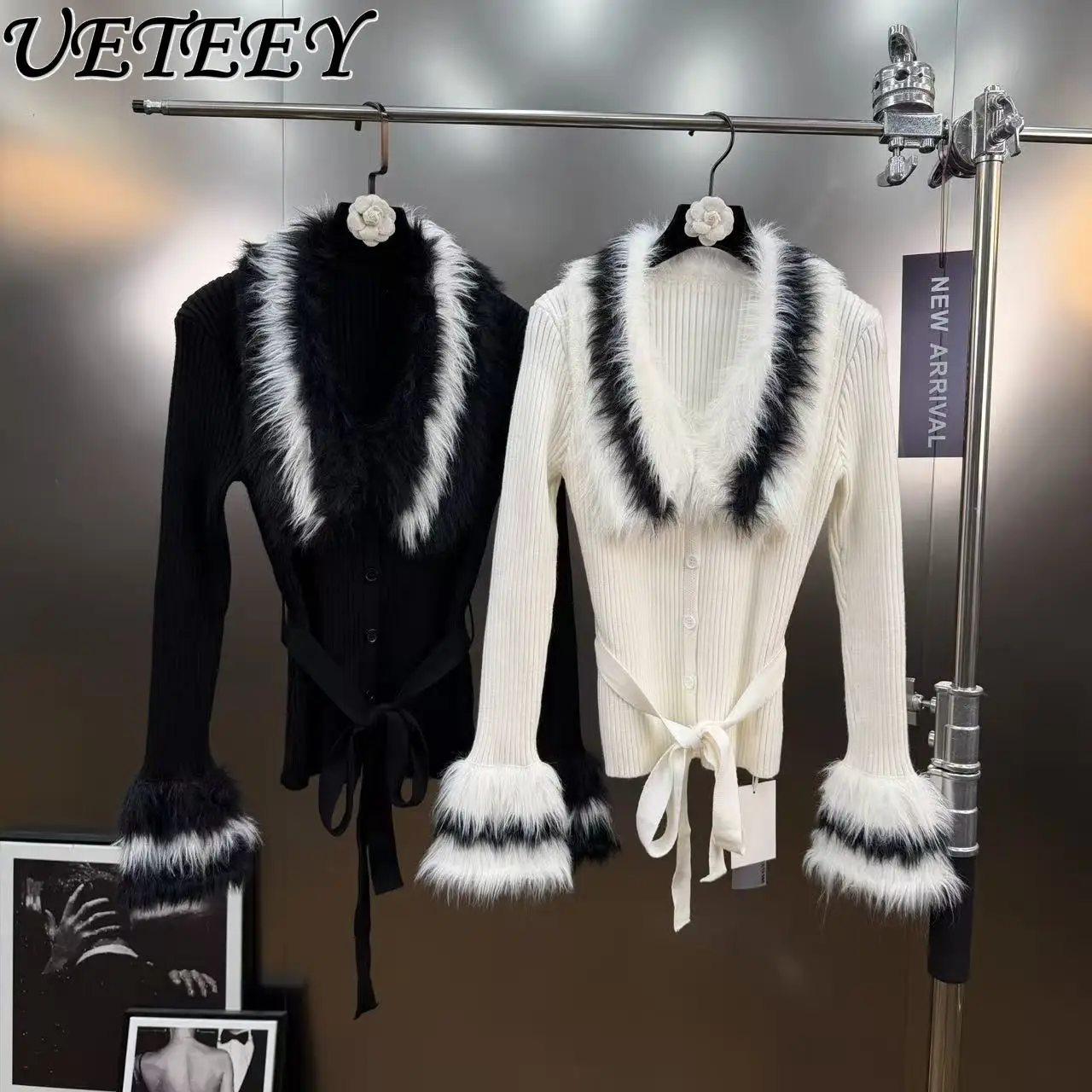 2025 Winter Luxury Elegant Fur Collar Long Sleeve Belt Waist Cinching Color Block Knitted Cardigan Top Fashion Fur Sweater Coat
2025 Winter Luxury Elegant Fur Collar Long Sleeve Belt Waist Cinching Color Block Knitted Cardigan Top Fashion Fur Sweater Coat