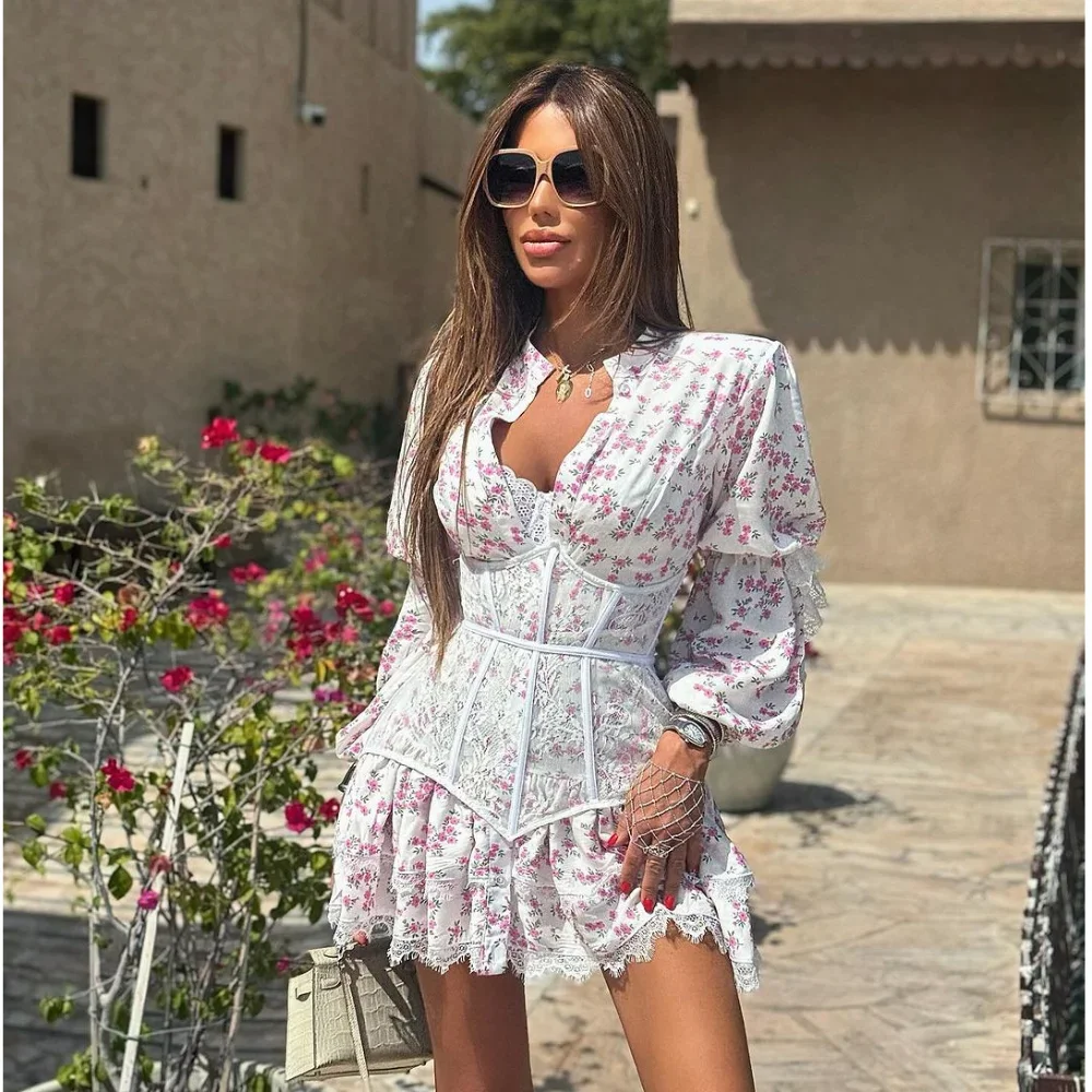 Luxury Printed Mini Dress High Waist V-Neck Short Dresses Ruffled Long Sleeve Lace Dress for Women
Luxury Printed Mini Dress High Waist V-Neck Short Dresses Ruffled Long Sleeve Lace Dress for Women