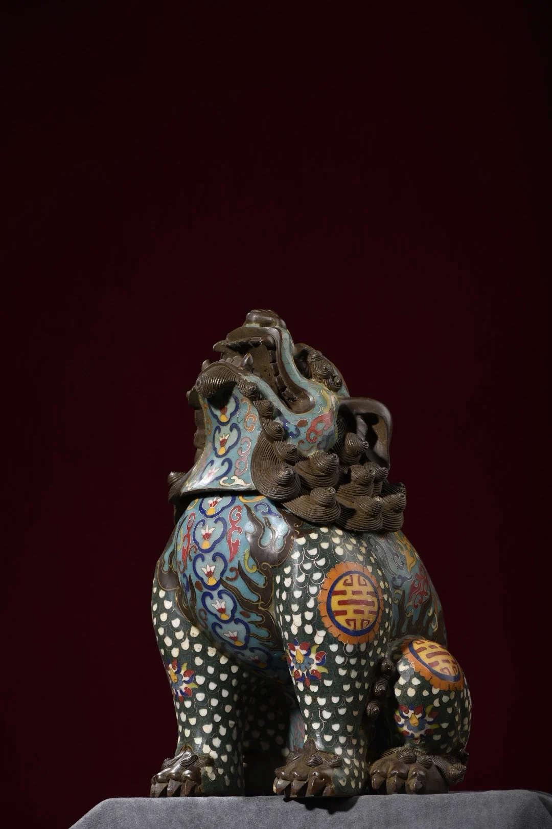 14"Tibetan Temple Collection Old Bronze Cloisonne Enamel Mythical Animals Watching Sky Roar incense burner Ornaments Exorcism
14"Tibetan Temple Collection Old Bronze Cloisonne Enamel Mythical Animals Watching Sky Roar incense burner Ornaments Exorcism