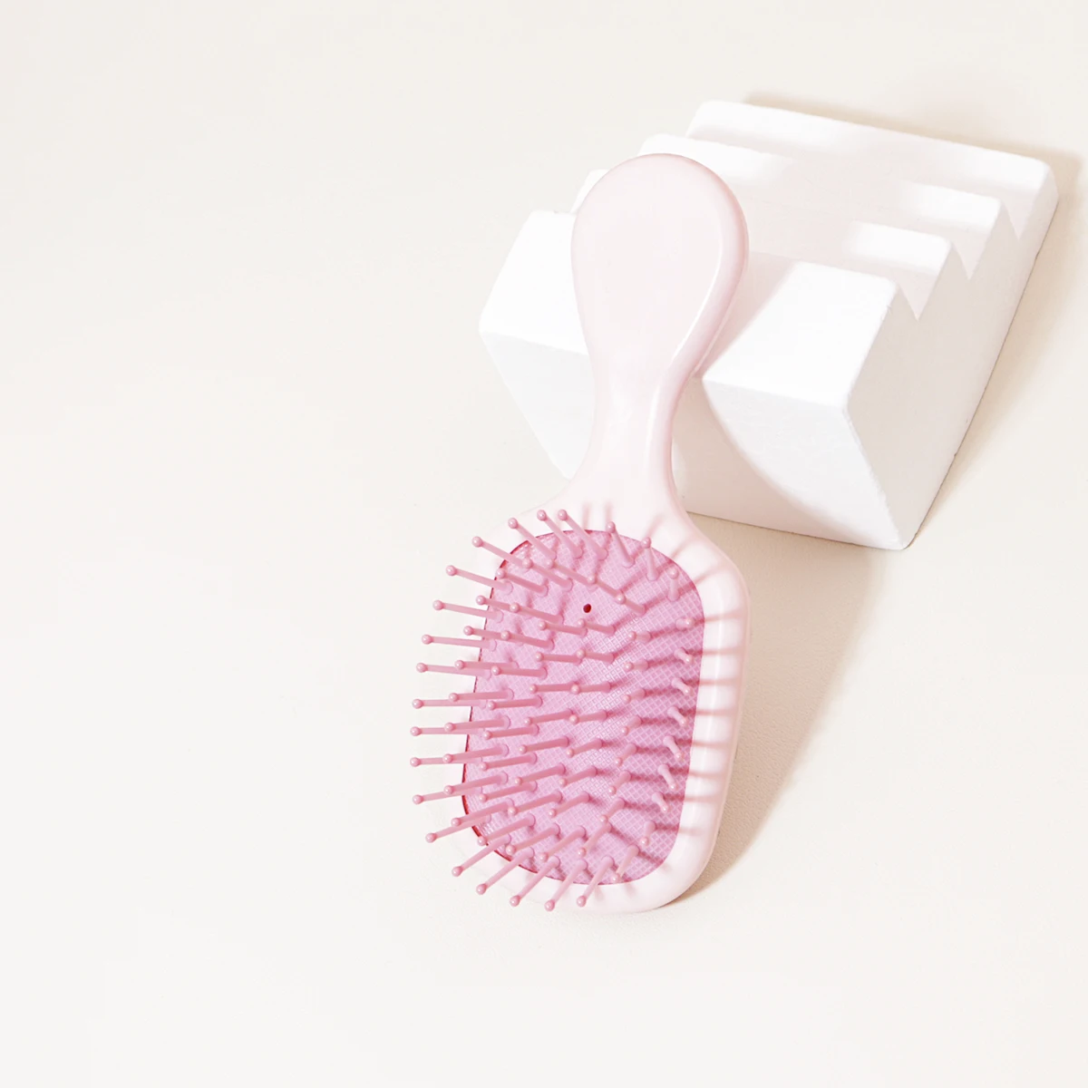 1 mini massage hair brush, travel children's hair brush, paddle mat detoxification hair brush, Special for real hair wigs
1 mini massage hair brush, travel children's hair brush, paddle mat detoxification hair brush, Special for real hair wigs