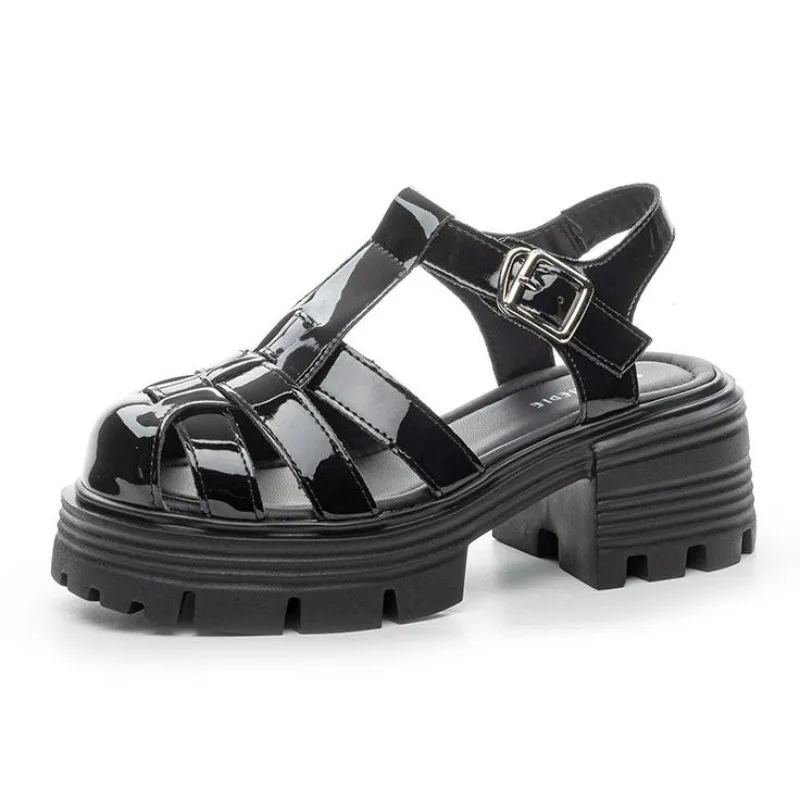 7 см лакированные массивные кроссовки из натуральной кожи, летние тапочки на платформе, плетеные полые сандалии на танкетке, тапочки на плоской подошве, женская обувь 
7 см лакированные массивные кроссовки из натуральной кожи, летние тапочки на платформе, плетеные полые сандалии на танкетке, тапочки на плоской подошве, женская обувь