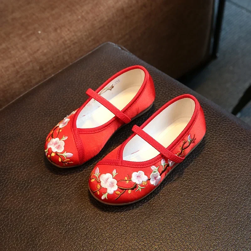 Girls' Embroidered Shoes Chinese Style Kids Princess Ancient Costume Flat Shoes Fashion Ethnic Style Children Causal Hanfu Shoes
Girls' Embroidered Shoes Chinese Style Kids Princess Ancient Costume Flat Shoes Fashion Ethnic Style Children Causal Hanfu Shoes