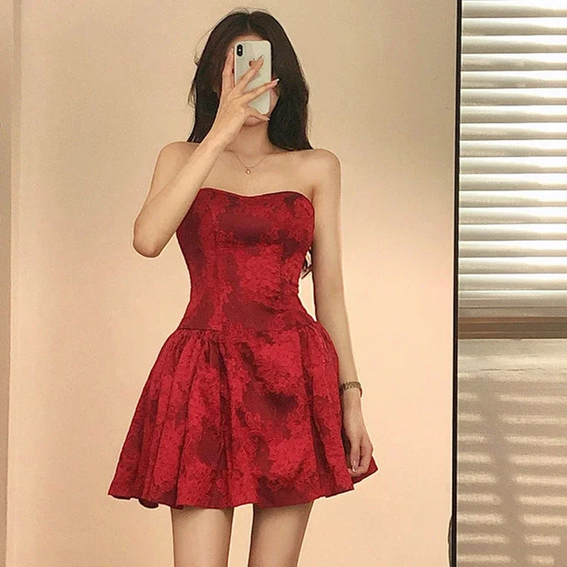 Lady Elegant Slim Off Shoulder Backless Dresses Sexy Party Sleeveless Streetwear Red Women Strapless Mini Dress 2023 Summer
Lady Elegant Slim Off Shoulder Backless Dresses Sexy Party Sleeveless Streetwear Red Women Strapless Mini Dress 2023 Summer