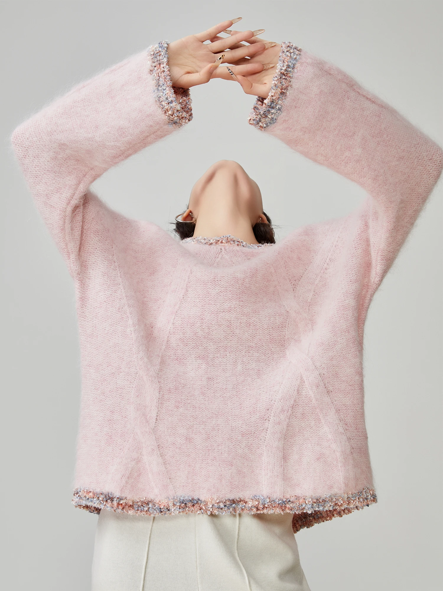 Розовый вязаный свободный женский свитер с длинным рукавом, мягкий, из полиэстера, для ношения под одеждой, с высоким воротом, модный, осенне-зимний
Розовый вязаный свободный женский свитер с длинным рукавом, мягкий, из полиэстера, для ношения под одеждой, с высоким воротом, модный, осенне-зимний