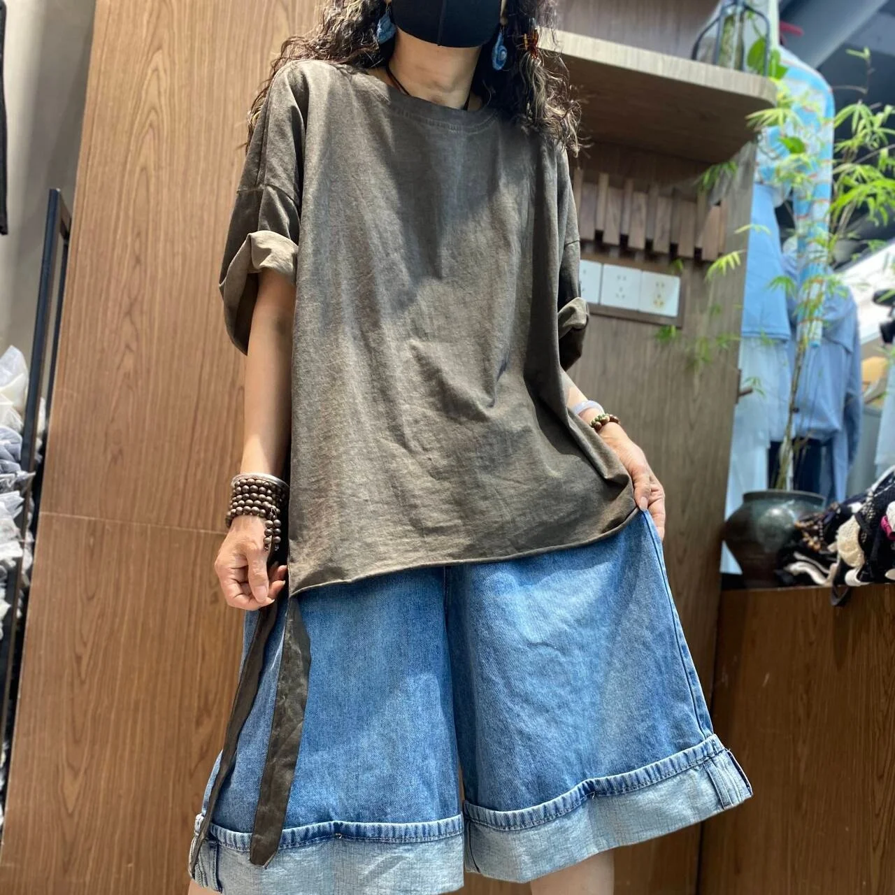 2026 Summer New Casual Lazy Style Short Sleeve T-Shirt Women Loose Distressed Vintage Top XY240
2026 Summer New Casual Lazy Style Short Sleeve T-Shirt Women Loose Distressed Vintage Top XY240
