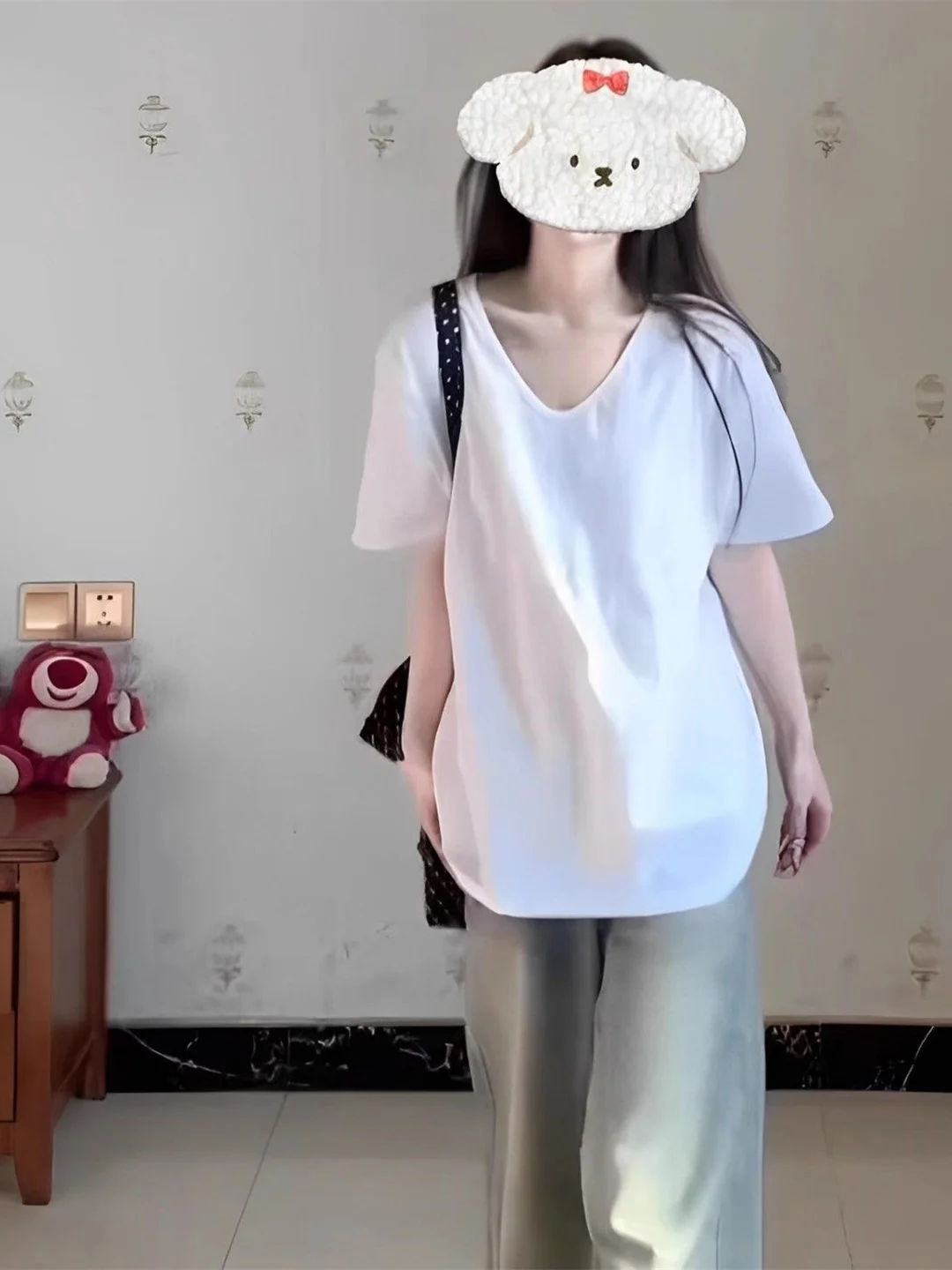 Loose Short Sleeve V-Neck T-Shirt Women's plus Size Lazy Base Shirt Half Sleeve Loose Top Commute Style Korean Version
Loose Short Sleeve V-Neck T-Shirt Women's plus Size Lazy Base Shirt Half Sleeve Loose Top Commute Style Korean Version