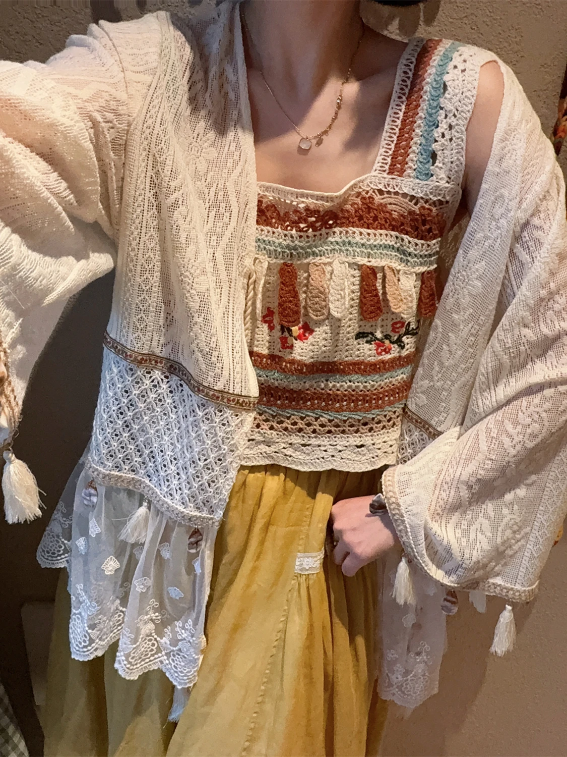 TIYIHAILEY Spring Summer Lace Tops For Women Long Falre Sleeve Tees Thin Beaded Beige Shirt Ladies Cardigan 2025 New Tassels 
TIYIHAILEY Spring Summer Lace Tops For Women Long Falre Sleeve Tees Thin Beaded Beige Shirt Ladies Cardigan 2025 New Tassels