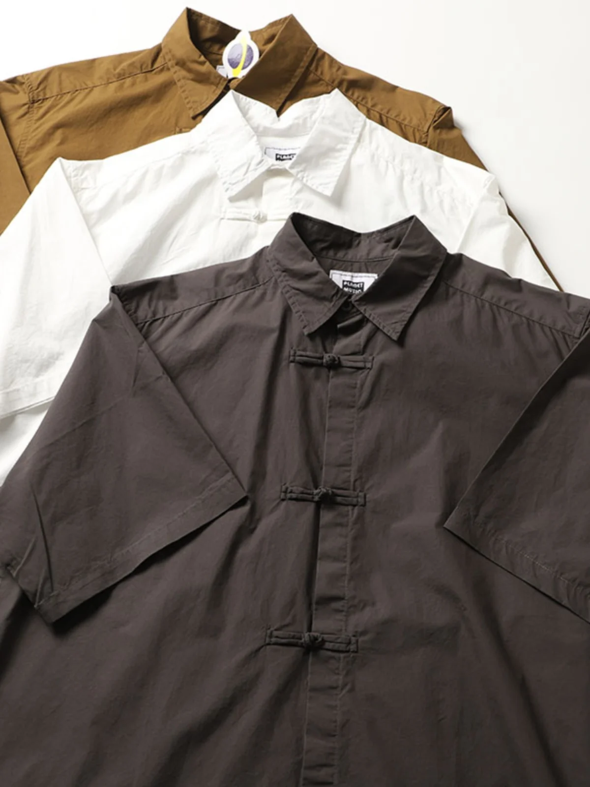 Retro Loose BF Style Short Sleeve Shirt Women's Button Design Collar Casual Summer Fashion Men's And Women's Clothing
Retro Loose BF Style Short Sleeve Shirt Women's Button Design Collar Casual Summer Fashion Men's And Women's Clothing