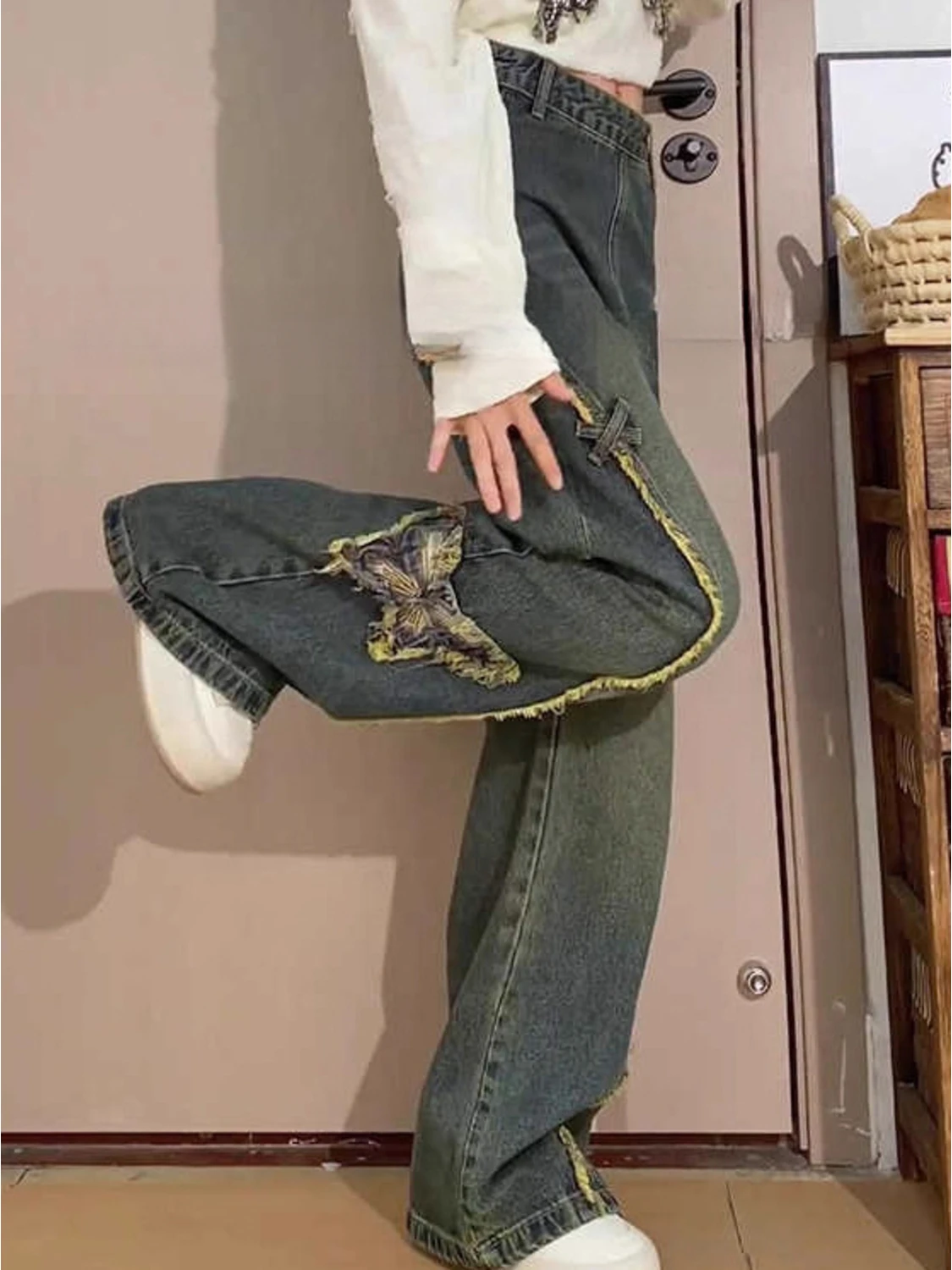 Women's Dark Grey-Green Wide Leg Jeans Butterfly Patch Side Zipper Vintage Distressed Denim Pants S-4XL
Women's Dark Grey-Green Wide Leg Jeans Butterfly Patch Side Zipper Vintage Distressed Denim Pants S-4XL