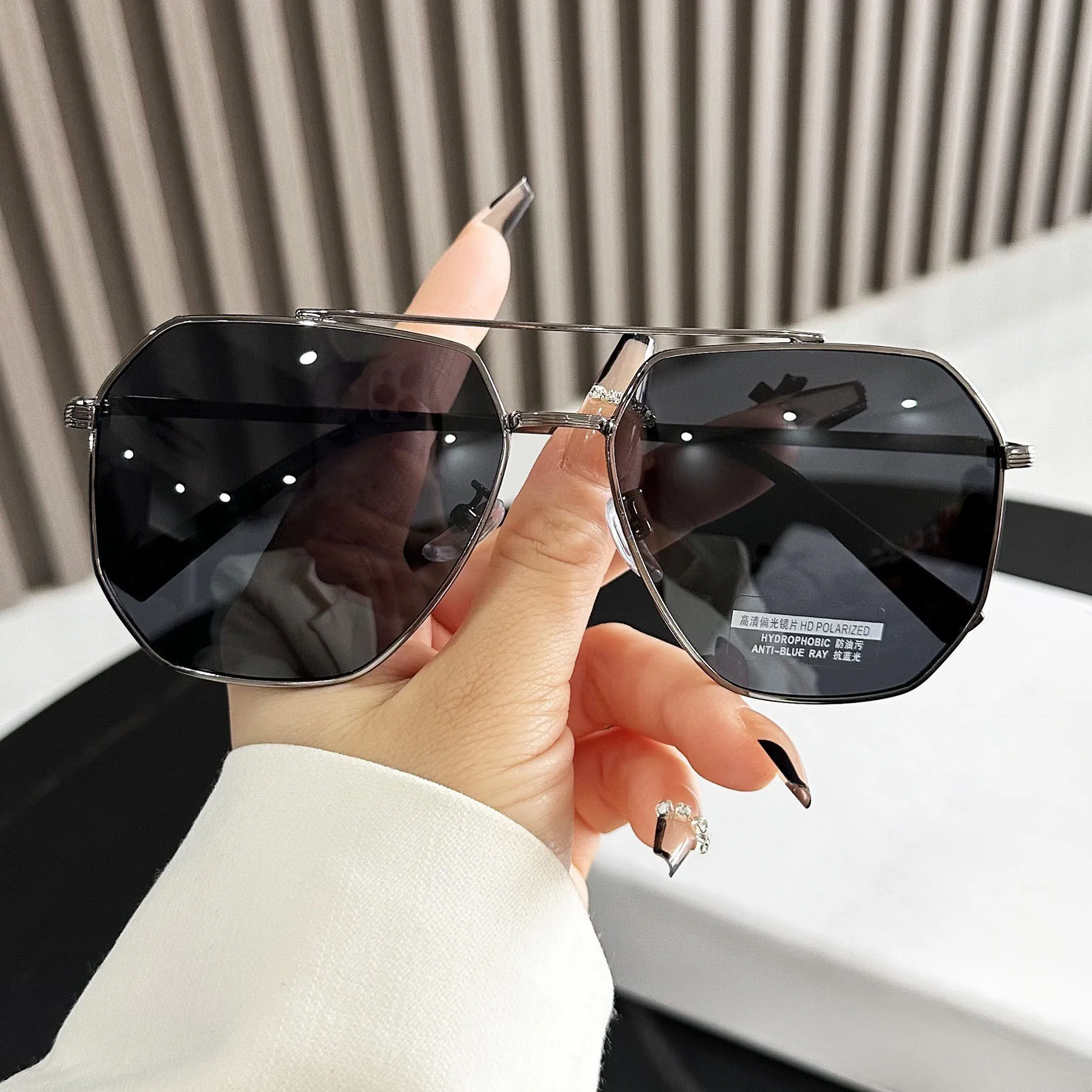 Fashion Vintage Luxury Brand Designer Sunglasses Women For Female Sun Glasses Punk Popular Outdoor Metal Polarized sunglasses
Fashion Vintage Luxury Brand Designer Sunglasses Women For Female Sun Glasses Punk Popular Outdoor Metal Polarized sunglasses