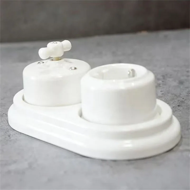 Белая керамическая ручка-переключатель в стиле ретро, розетка европейского стандарта, настенная розетка для поверхностного монтажа, FR-розетка для улучшения дома, проживания в семье, отеля
Белая керамическая ручка-переключатель в стиле ретро, розетка европейского стандарта, настенная розетка для поверхностного монтажа, FR-розетка для улучшения дома, проживания в семье, отеля