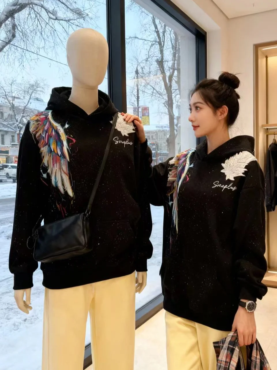 Модная толстовка с капюшоном и принтом в виде крыльев, на флисовой подкладке, большого размера, для осенне-зимнего сезона, для уличного и повседневного стиля.
Модная толстовка с капюшоном и принтом в виде крыльев, на флисовой подкладке, большого размера, для осенне-зимнего сезона, для уличного и повседневного стиля.