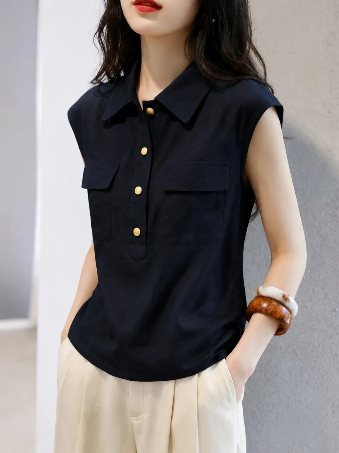 Korean Style Neck Slim Fit Shirt Trendy Versatile Summer Fashion Simple Elegant Short Sleeve Women's Silk Top
Korean Style Neck Slim Fit Shirt Trendy Versatile Summer Fashion Simple Elegant Short Sleeve Women's Silk Top