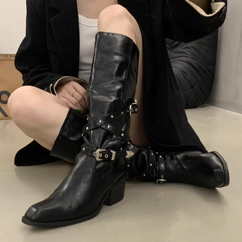 Женские высокие сапоги, пикантные дизайнерские туфли на высоком каблуке с пряжкой, модные туфли-лодочки 2025 года, ботинки челси, новые зимние роскошные длинные женские сапоги
Женские высокие сапоги, пикантные дизайнерские туфли на высоком каблуке с пряжкой, модные туфли-лодочки 2025 года, ботинки челси, новые зимние роскошные длинные женские сапоги