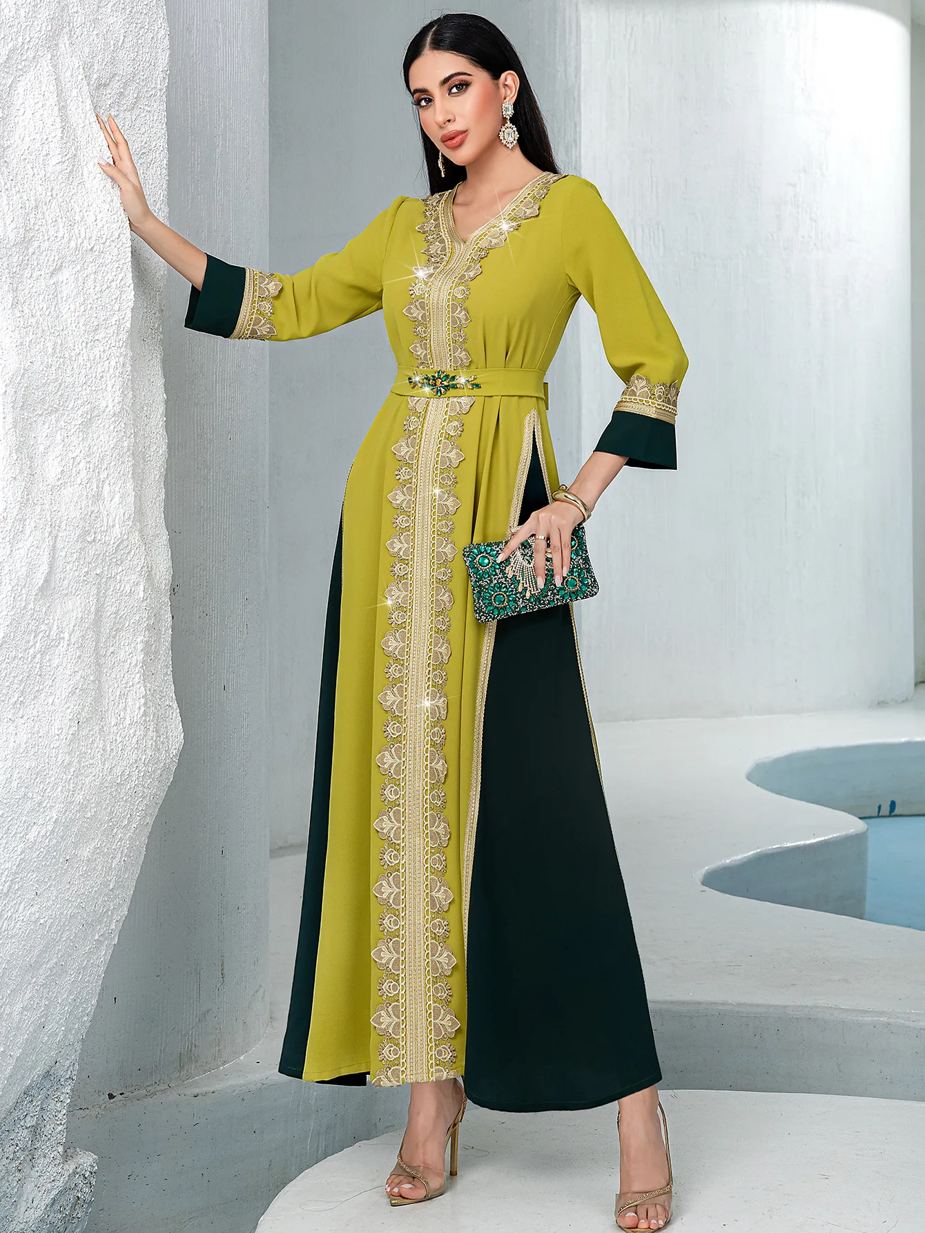 Eid Mubarak Muslim Dresses for Women Dubai Diamonds Embroidery Abaya Belted Evening Dress Ramadan Kebaya Caftan Musulmane Femme
Eid Mubarak Muslim Dresses for Women Dubai Diamonds Embroidery Abaya Belted Evening Dress Ramadan Kebaya Caftan Musulmane Femme