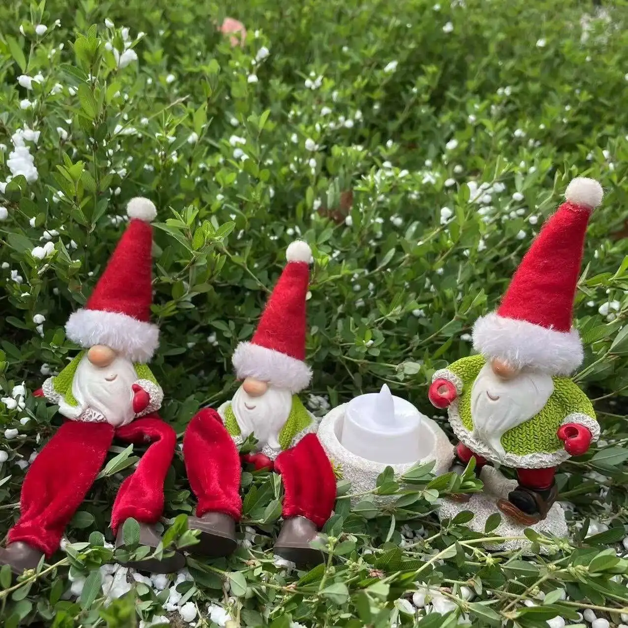 New Christmas Series Christmas Plush Hat Dwarf Elderly Candlestick Creative Decoration Resin Crafts
New Christmas Series Christmas Plush Hat Dwarf Elderly Candlestick Creative Decoration Resin Crafts