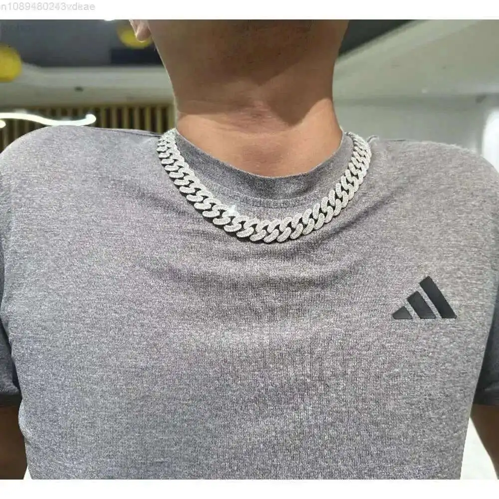 16mm Baguette Cuban Link Chain Iced Out 925 Silver Hiphop Vvs Diamond Moissanite Cuban Link Chain
16mm Baguette Cuban Link Chain Iced Out 925 Silver Hiphop Vvs Diamond Moissanite Cuban Link Chain