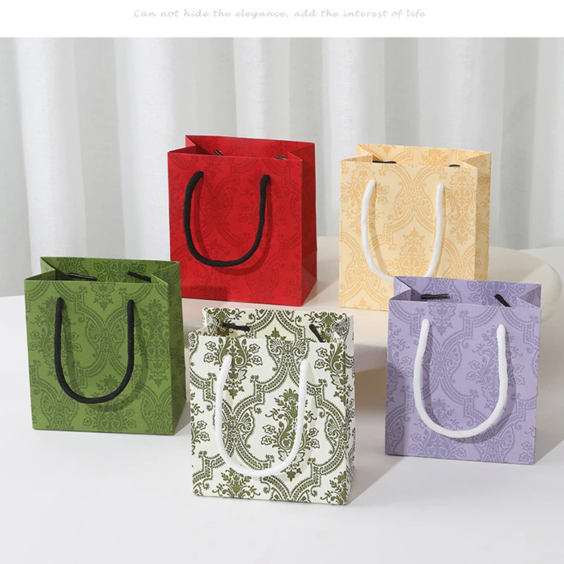 10pcs Vintage luxury jewelry bag,enamel patterned gift bag,eco-friendly jewelry box bag,necklace,earring,wedding,party,birthday
10pcs Vintage luxury jewelry bag,enamel patterned gift bag,eco-friendly jewelry box bag,necklace,earring,wedding,party,birthday